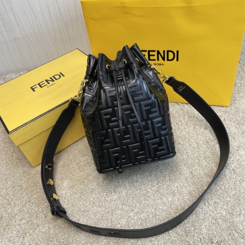 Fendi AAA Messenger Bags For Women #912819 $140.00 USD, Wholesale Replica Fendi AAA Messenger Bags