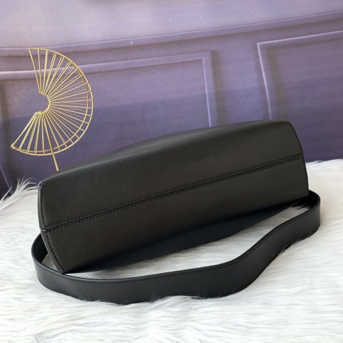 Replica Fendi AAA Messenger Bags For Women #912821 $140.00 USD for Wholesale