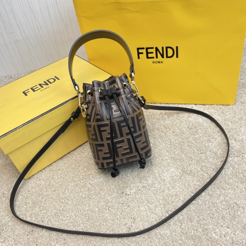 Fendi AAA Messenger Bags For Women #912838 $125.00 USD, Wholesale Replica Fendi AAA Messenger Bags