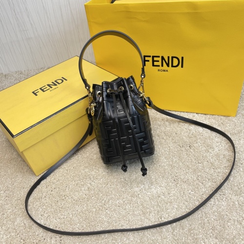 Fendi AAA Messenger Bags For Women #912839