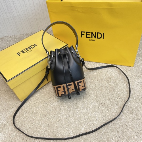 Fendi AAA Messenger Bags For Women #912840 $125.00 USD, Wholesale Replica Fendi AAA Messenger Bags
