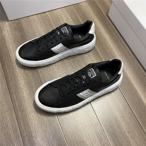 Versace Casual Shoes For Men #913800