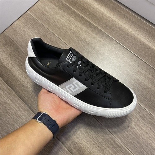 Replica Versace Casual Shoes For Men #913800 $72.00 USD for Wholesale