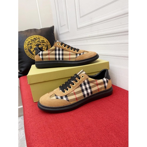 Burberry Casual Shoes For Men #913937
