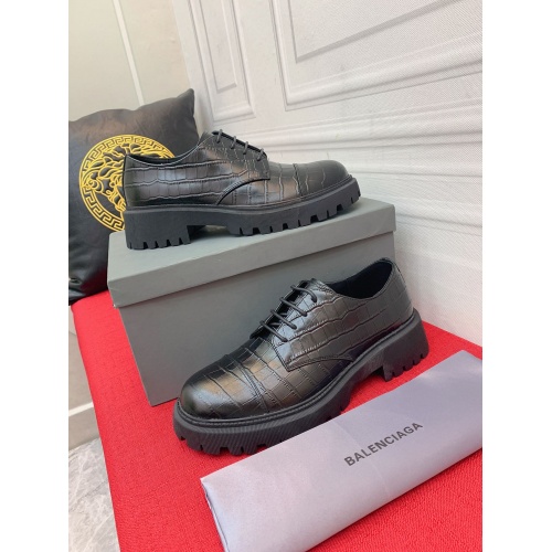 Balenciaga Leather Shoes For Men #913952