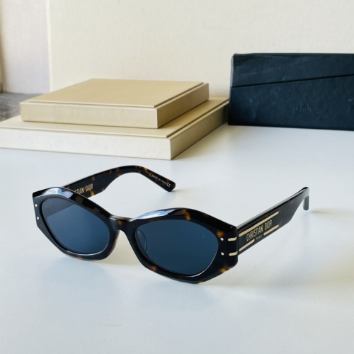 Christian Dior AAA Quality Sunglasses #914542