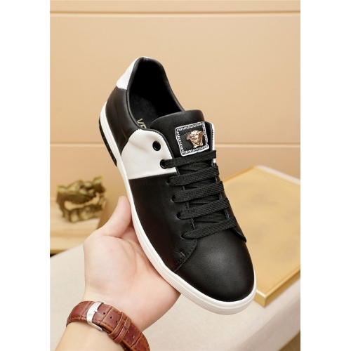 Replica Versace Casual Shoes For Men #914971 $72.00 USD for Wholesale