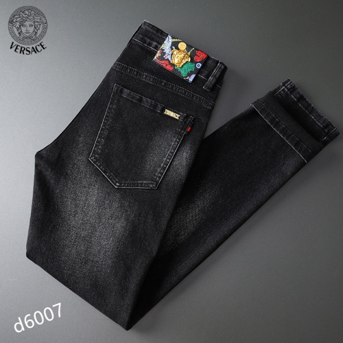 Versace Jeans For Men #916043