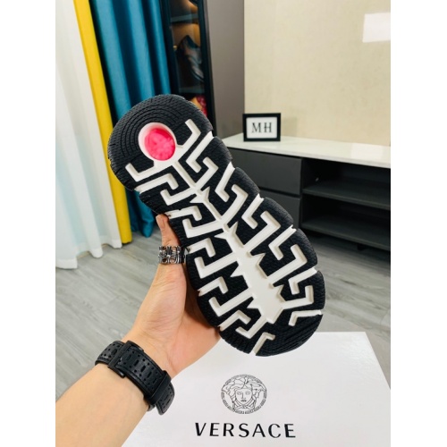 Replica Versace Casual Shoes For Men #916311 $105.00 USD for Wholesale