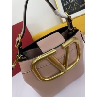 $105.00 USD Valentino AAA Quality Messenger Bags For Women #914563