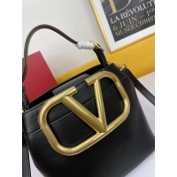 $105.00 USD Valentino AAA Quality Messenger Bags For Women #914569