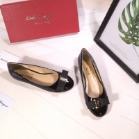 $82.00 USD Salvatore Ferragamo Flat Shoes For Women #916176