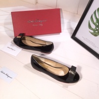 $82.00 USD Salvatore Ferragamo Flat Shoes For Women #916176