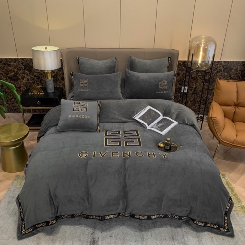 Givenchy Bedding #917310