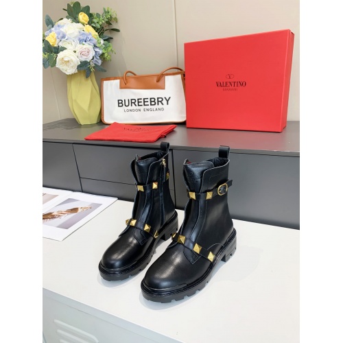 Valentino Boots For Women #917344
