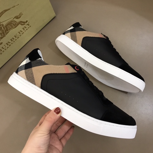 Burberry Casual Shoes For Men #917502