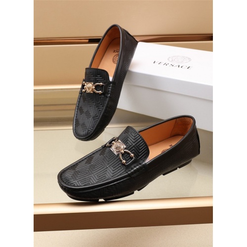Versace Leather Shoes For Men #917832