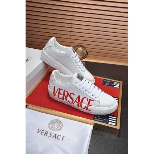Versace Casual Shoes For Men #917998