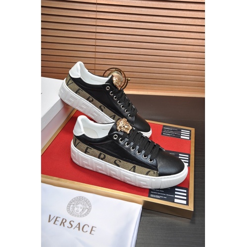 Versace Casual Shoes For Men #918000