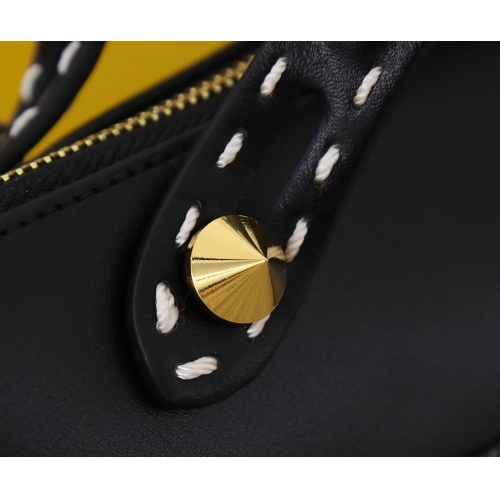Replica Fendi AAA Messenger Bags For Women #918942 $92.00 USD for Wholesale