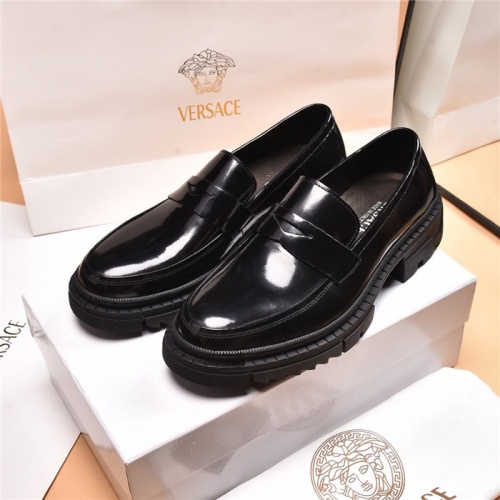Versace Leather Shoes For Men #919736