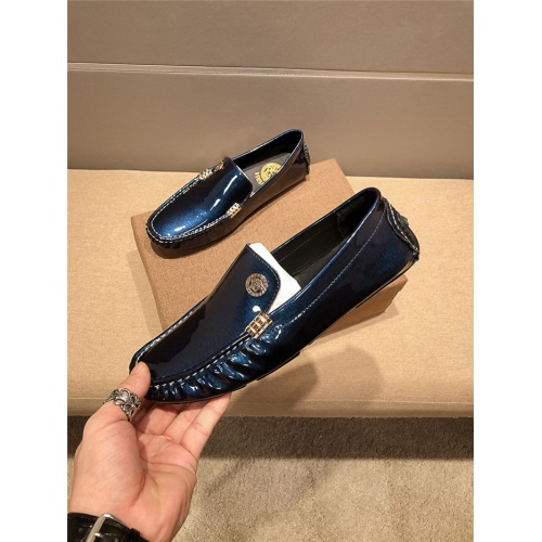 Versace Leather Shoes For Men #920591