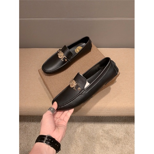 Versace Leather Shoes For Men #920643