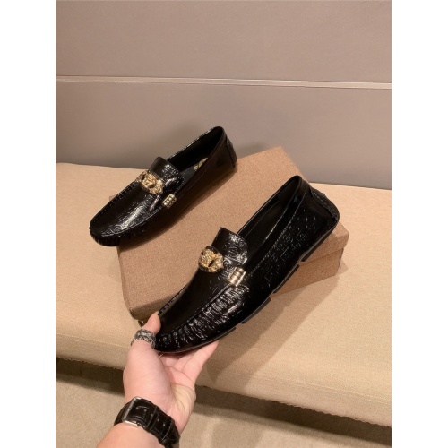 Versace Leather Shoes For Men #920664