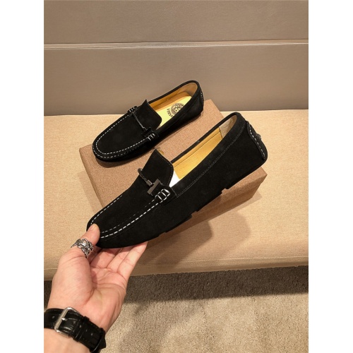 Versace Leather Shoes For Men #920669