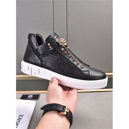 Replica Versace Casual Shoes For Men #921326 $80.00 USD for Wholesale