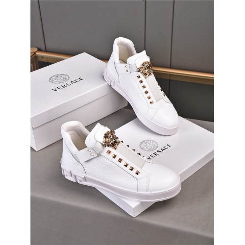 Versace Casual Shoes For Men #921327