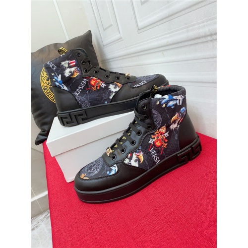 Versace High Tops Shoes For Men #921406