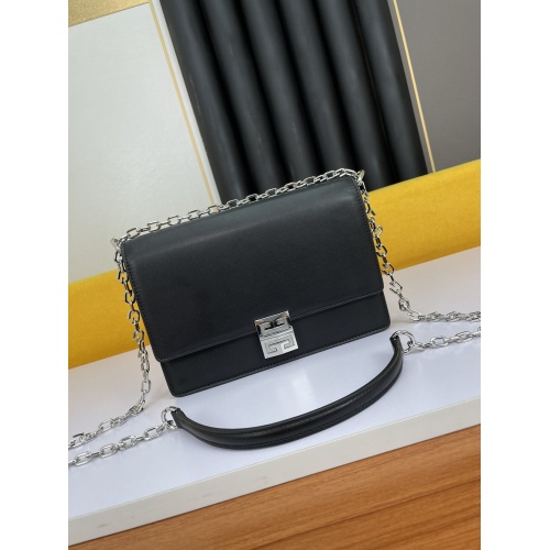 Givenchy AAA Quality Messenger Bags For Women #921828