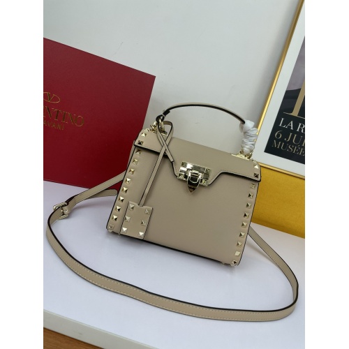 Valentino AAA Quality Messenger Bags For Women #922060 $115.00 USD, Wholesale Replica Valentino AAA Quality Messenger Bags