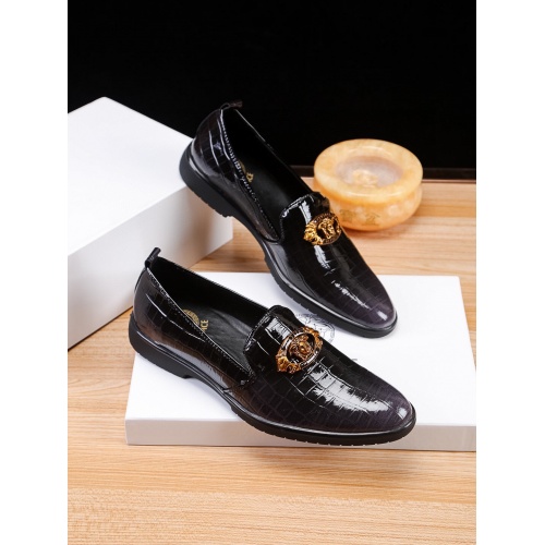 Versace Leather Shoes For Men #922551