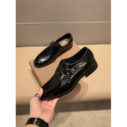 Versace Leather Shoes For Men #922566