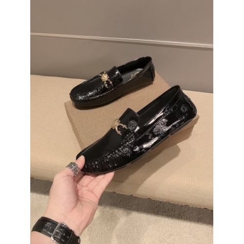 Versace Leather Shoes For Men #922895