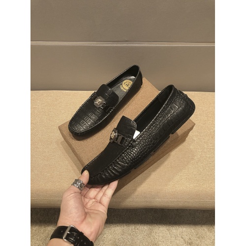 Versace Leather Shoes For Men #922917