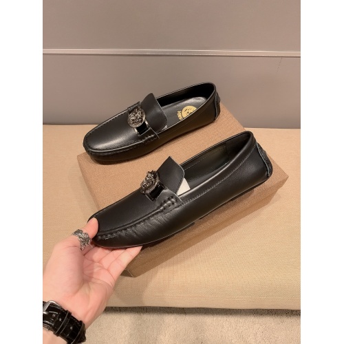 Versace Leather Shoes For Men #922920