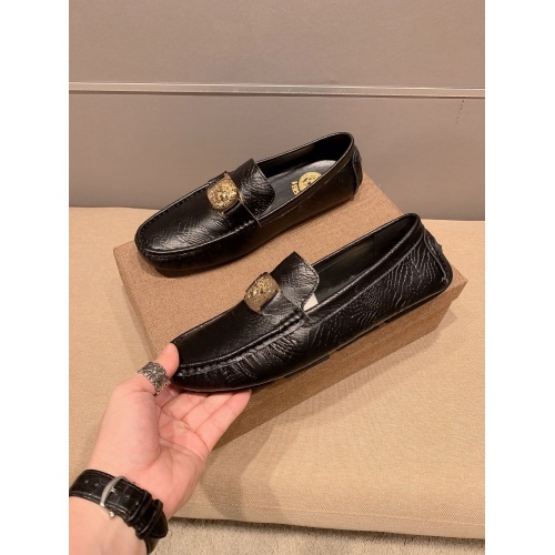 Versace Leather Shoes For Men #922930