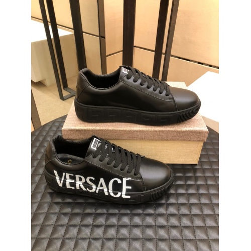Versace Casual Shoes For Men #922944