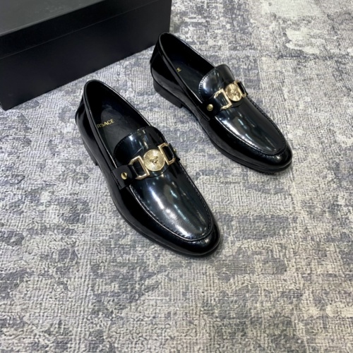 Versace Leather Shoes For Men #922967