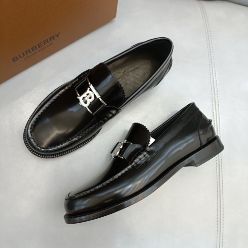 Burberry Leather Shoes For Men #922974