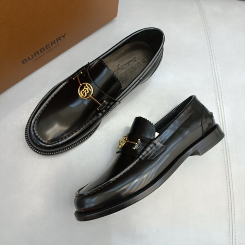 Burberry Leather Shoes For Men #922975