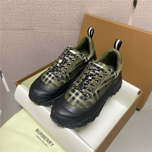 Burberry Casual Shoes For Men #923451