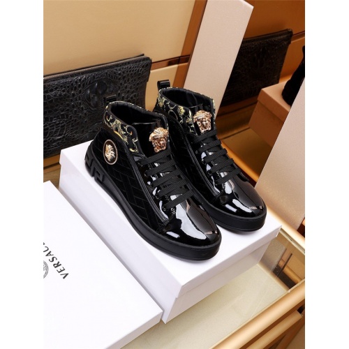 Versace High Tops Shoes For Men #923542