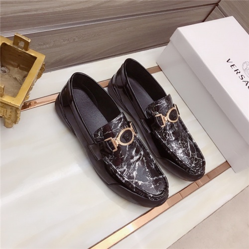 Versace Leather Shoes For Men #925145