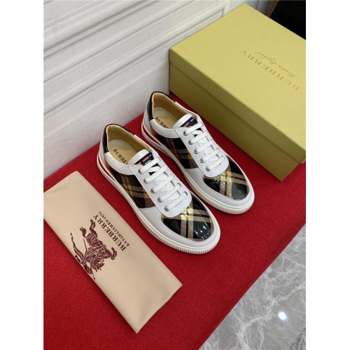 Burberry Casual Shoes For Men #925422