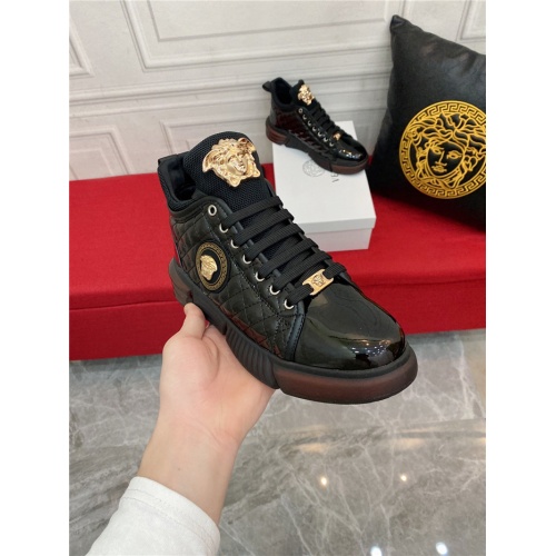 Replica Versace Casual Shoes For Men #925459 $82.00 USD for Wholesale
