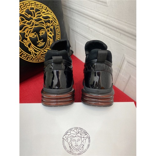 Replica Versace Casual Shoes For Men #925459 $82.00 USD for Wholesale